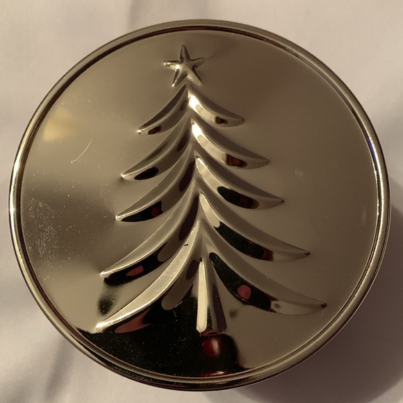 Bath and Bodyworks Scented Luminary 3 wick Candle, 'Tis The Season. NWT - Picture 5 of 8